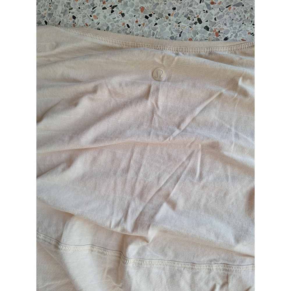 59 Lululemon Back in Action Short Sleeve Shirt - Picture 6 of 6
